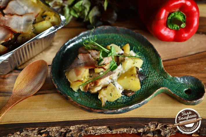 Пательня зі свининою, грибами та бочком 1